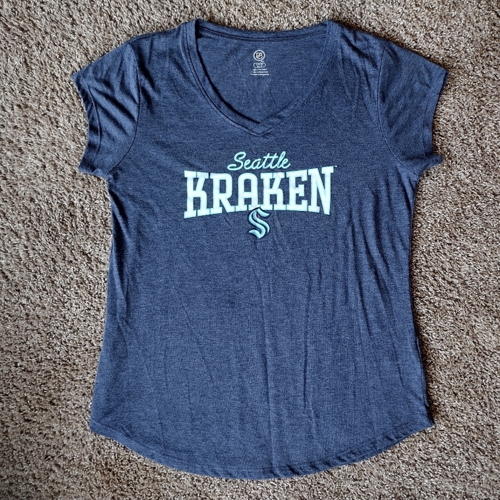 Seattle Kraken NHL AWomen's Navy Tee Large NWOT